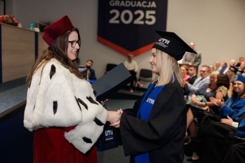 2025-07-25_uth_graduacja-150.jpg