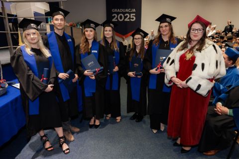 2025-07-25_uth_graduacja-241.jpg