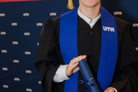 2025-07-25_uth_graduacja-503.jpg
