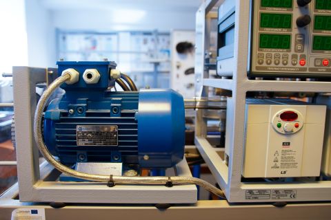 Galeria: Kierunek Motorsport: baza laboratoryjna i sprzęt, obraz 2 z 27