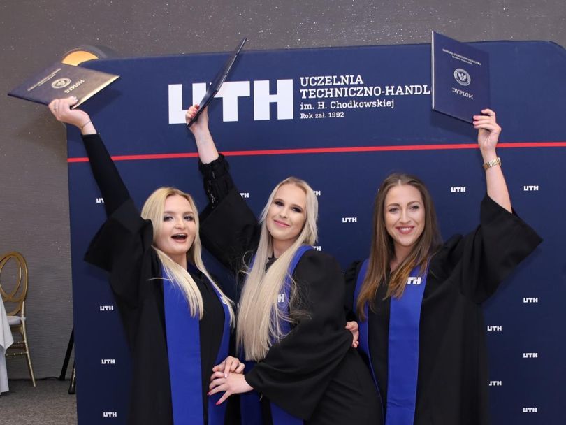 Galeria: Uroczystość zakończenia studiów w Wydziale Zamiejscowym w Płońsku 2026, obraz 41 z 57