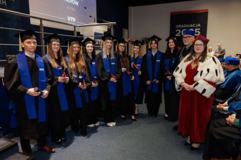2025-07-25_uth_graduacja-329.jpg