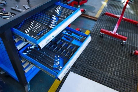 Galeria: Kierunek Motorsport: baza laboratoryjna i sprzęt, obraz 26 z 27