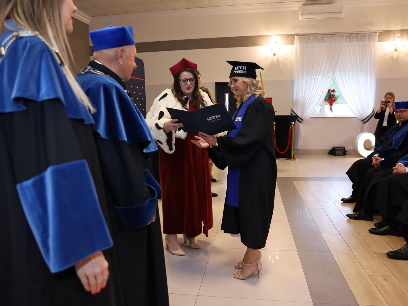 Galeria: Uroczystość zakończenia studiów w Wydziale Zamiejscowym w Płońsku 2026, obraz 20 z 57