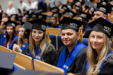 2025-07-25_uth_graduacja-30.jpg