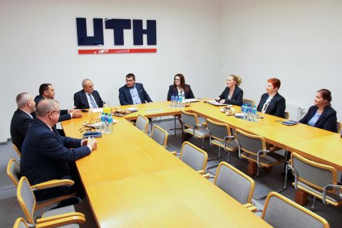 Galeria: Alexander College w UTH, obraz 4 z 9