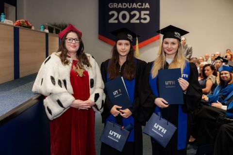 2025-07-25_uth_graduacja-148.jpg