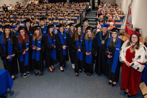 2025-07-25_uth_graduacja-406.jpg