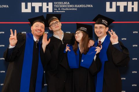 2025-07-25_uth_graduacja-542.jpg