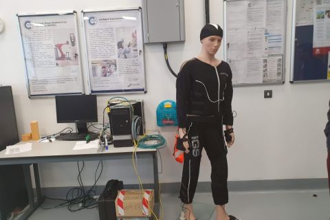 Cranfield - lab1 skafandry.jpg