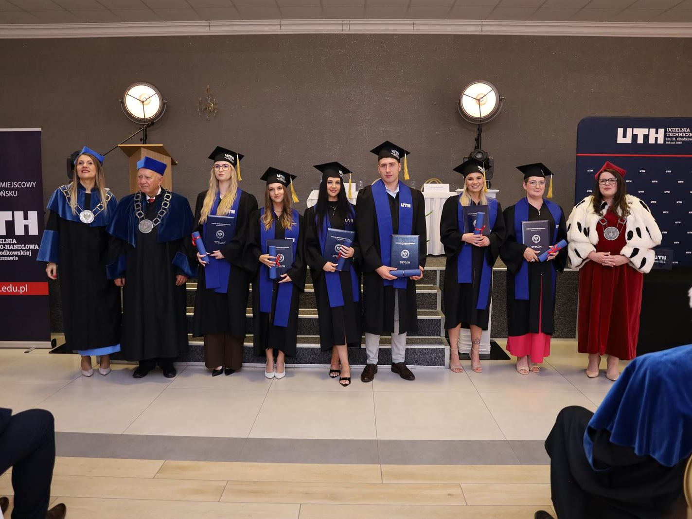 Galeria: Uroczystość zakończenia studiów w Wydziale Zamiejscowym w Płońsku 2026, obraz 18 z 57