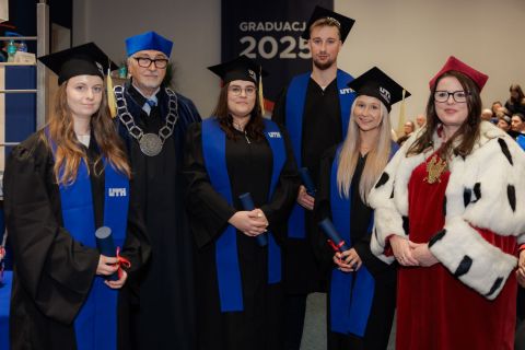2025-07-25_uth_graduacja-313.jpg