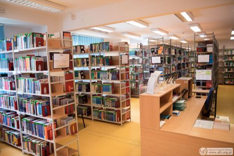 biblioteka UTH