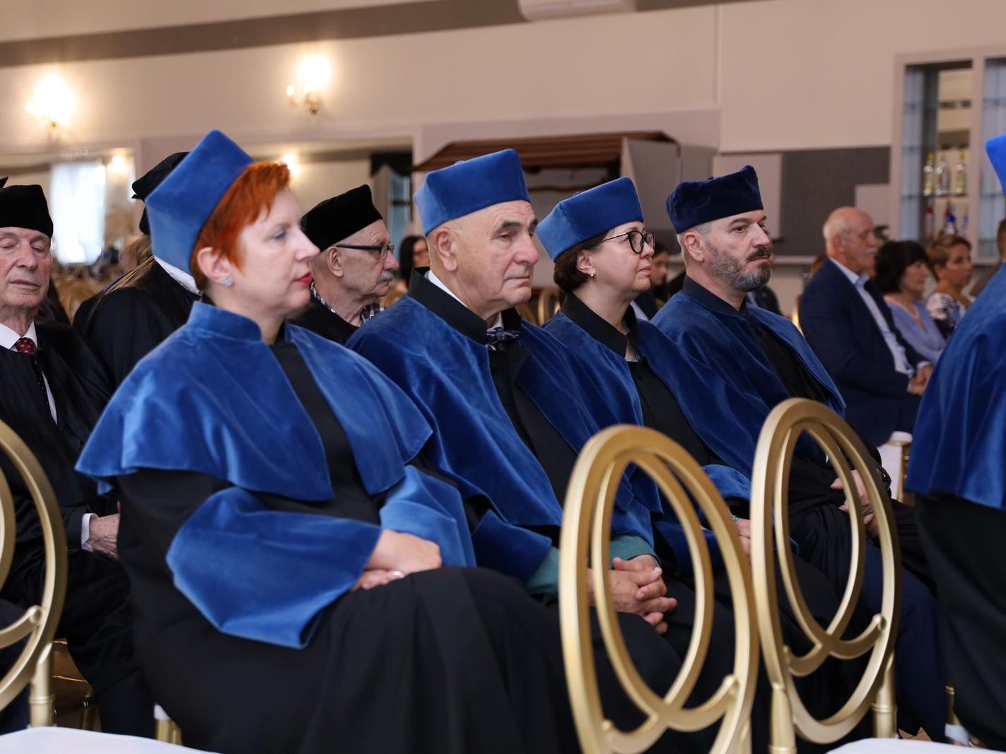 Galeria: Uroczystość zakończenia studiów w Wydziale Zamiejscowym w Płońsku 2026, obraz 10 z 57