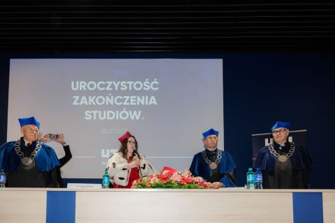 2025-07-25_uth_graduacja-446.jpg