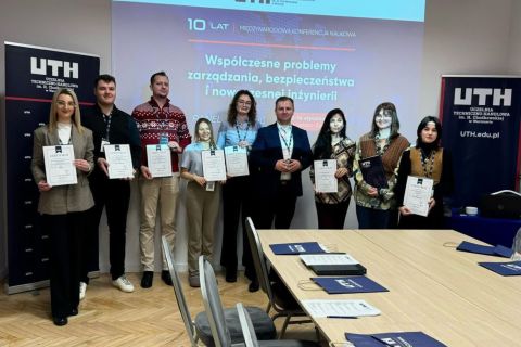 Galeria: Działalność koła CASH FLOW na zdjęciach, obraz 2 z 9