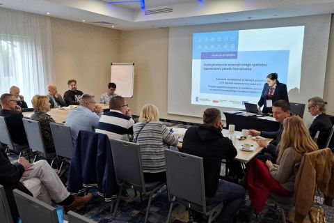 Galeria: Waszrtaty w ramach projektu "UTH liderem nowoczesnej edukacji", obraz 5 z 9