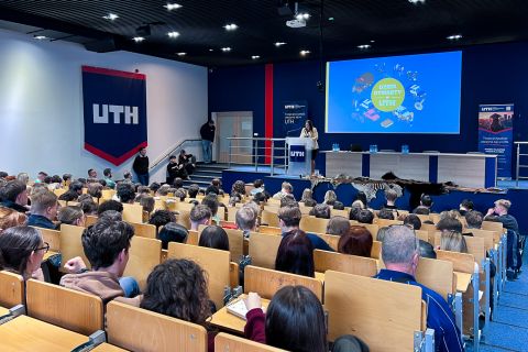 Galeria: Zdjęcia z Dnia Otwartego Wydziału Zarządzania i Logistyki UTH, obraz 21 z 42