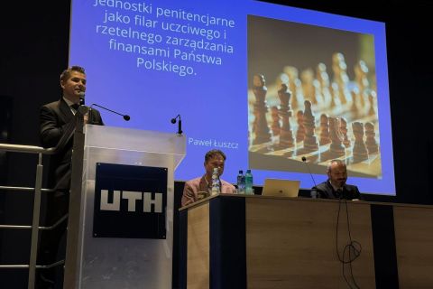 Galeria: Działalność koła CASH FLOW na zdjęciach, obraz 5 z 9