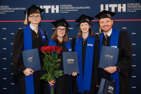 2025-07-25_uth_graduacja-493.jpg