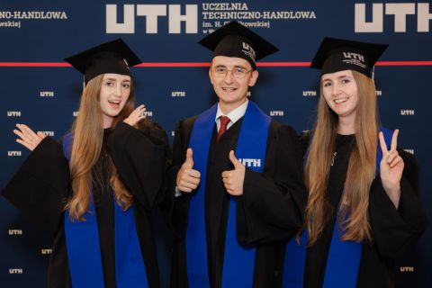 2025-07-25_uth_graduacja-540.jpg