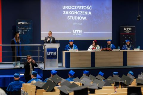 2025-07-25_uth_graduacja-616.jpg