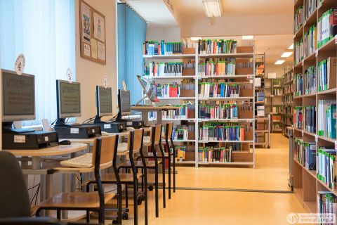 biblioteka UTH