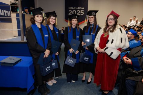 2025-07-25_uth_graduacja-208.jpg