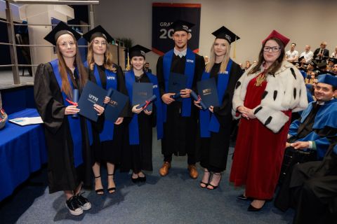 2025-07-25_uth_graduacja-277.jpg