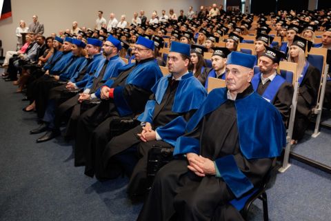 2025-07-25_uth_graduacja-54.jpg
