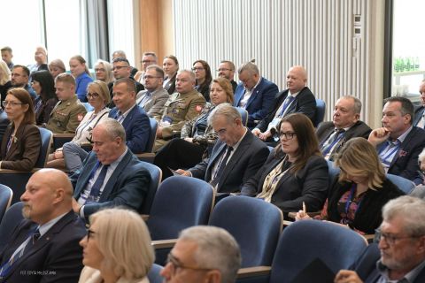 10-16-xiv-konferencja-naukowa-logistyka-morska-log-mare-2025-012_54859326154_o.jpg