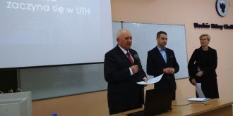 Uczniowie na warsztatach w Wydziale Zamiejscowym w Płońsku.