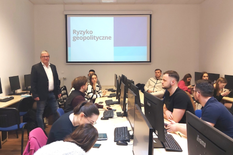Zajęcia z programów księgowych dla studentów Finance and trade.png