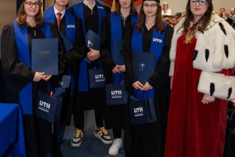 2025-07-25_uth_graduacja-175.jpg