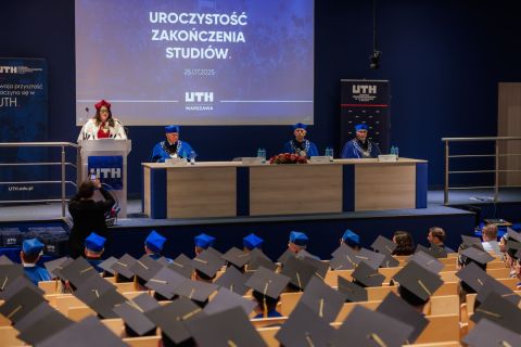 2025-07-25_uth_graduacja-46.jpg