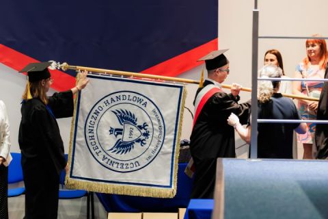 2025-07-25_uth_graduacja-625.jpg