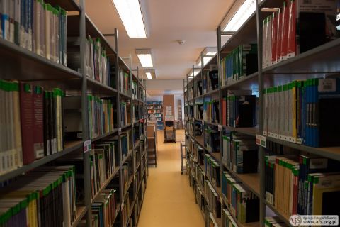 biblioteka UTH
