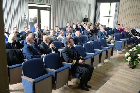 10-16-xiv-konferencja-naukowa-logistyka-morska-log-mare-2025-016_54858220212_o.jpg