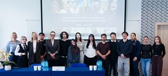 Zdjęcie grupowe uczestników studenckiej konferencji