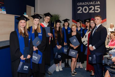 2025-07-25_uth_graduacja-126.jpg