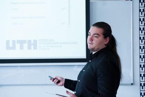 Galeria: Fotorelacja z XVII Konferencji Kół Naukowych 2026 w Uczelni Techniczno-Handlowej, obraz 16 z 27