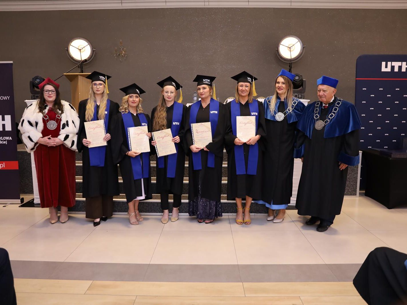 Galeria: Uroczystość zakończenia studiów w Wydziale Zamiejscowym w Płońsku 2026, obraz 11 z 57